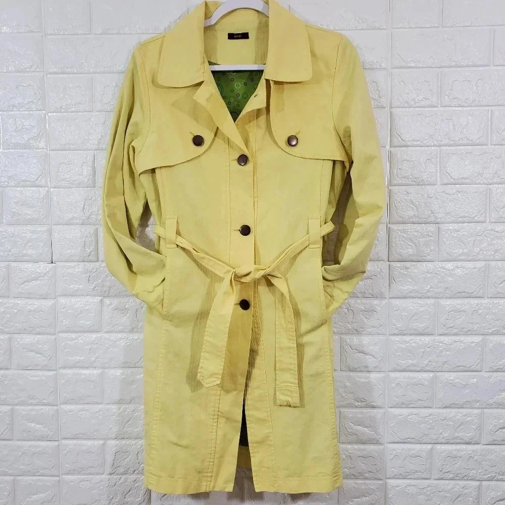 Esciô yellow jacket. Size M